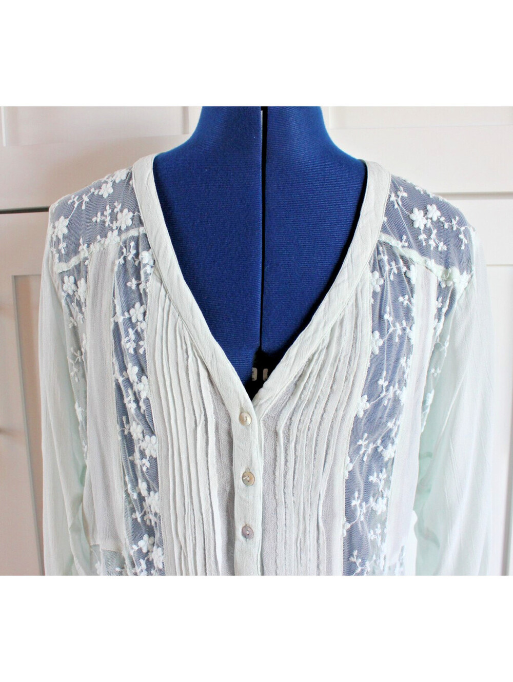 Vintage World Market Size S/M Mint Floral Lace Long Sleeve Button Up Blouse - Picture 2 of 14